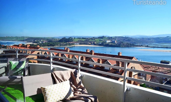 San Vicente de la Barquera Apartment | Dúplex ANANDA, vistas impresionantes con parking y piscina comunitaria