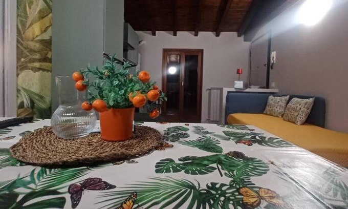 Rovato Apartment | D e c a d e n c e -Wine calling!