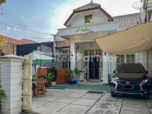Laweyan Hotel | D Palma Near Lokananta Manahan Mitra RedDoorz