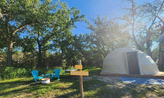 Rosedale Cabin | #D1 Stargazer Dome -1 Qn & Futon Bed-No pets please