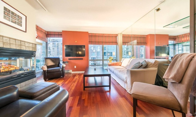 Downtown Vancouver House | D30 - 1 Bedroom on Beach Ave