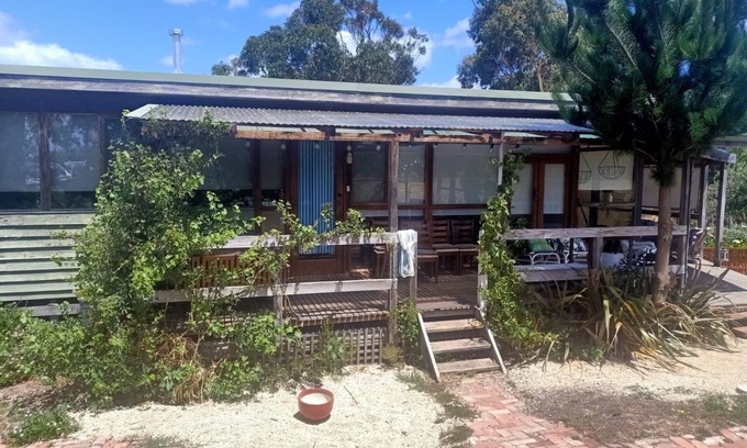 Venus Bay House | Dacha Kincora - small cottage, short walk to beach