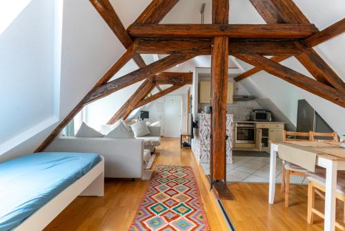 Biebrich Apartment | Dachwohnung am Schlosspark
