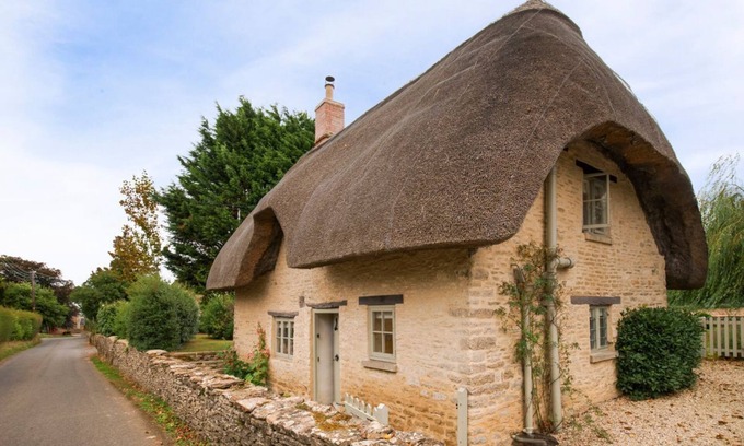 Laverton Villa | Daffodil Cottage - One Bedroom Villa, Sleeps 2