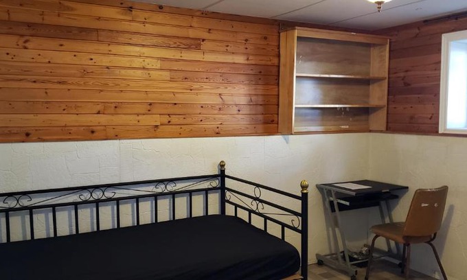 Fort Gary House | Daily Room Winnipeg, Canada
