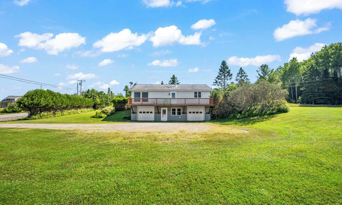 Rangeley House | 🐾Dallas Ridge - Dog friendly four seasons home in Rangeley!