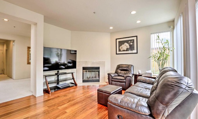 St. Francis House | Daly City Family Home only 14 Mi to Pier 39!