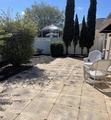 Bonnybrook Villa | Danbury - Courtyard Villa By Lake SumterVillagepeople
