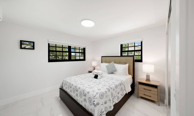 Melaleuca Gardens House | Dania Beach Unit 1 by PMI