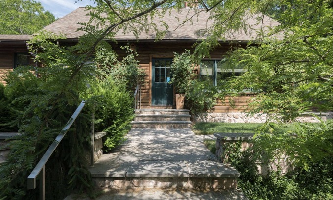 Killingworth Cabin | Daniel Boone meets Mid Century Modern Retreatn