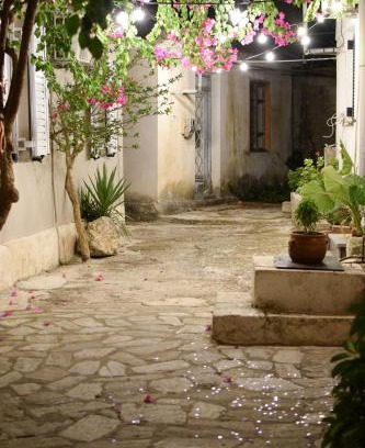 Keri Village House | Daniela Village House