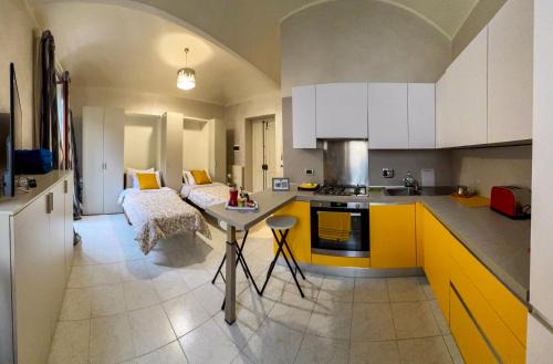 Cenisia Apartment | Dante DiNanni