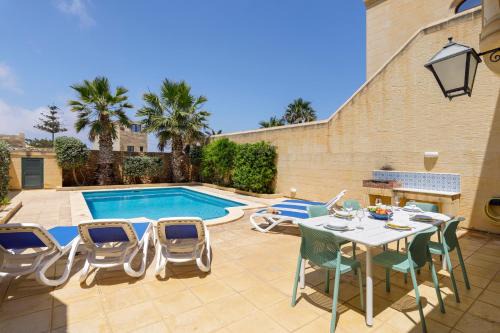 Ta' Għammar Villa | Dar ta' Censina Villa with Private Pool