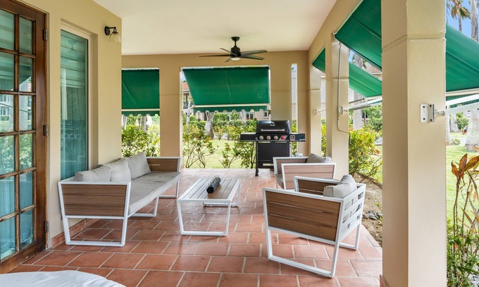 Cerro Gordo Villa | Daria Beachfront community steps 2 pool- Generator
