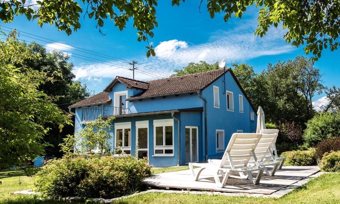 Langenaltheim House | Das Blaue Haus mitten im Grünen - our Blue House surrounded by greenery