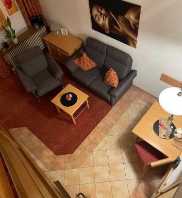 Bad Griesbach-Therme Apartment | Das CLASSIQUE Galerieappartement - Wohlfühlen auf zwei Etagen, TV, ruhiger Balkon, Poseidon Therme im Haus, sowieso Kinder und Vierbeinerfreunde willkommen, Parkgarage