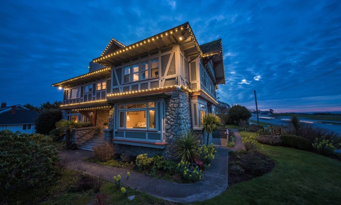 Fairfield Bed & Breakfast | Dashwood Manor Seaside Bed & Breakfast