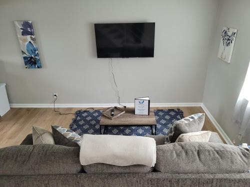 Joslyn Castle Apartment | Davenport Dwellings 14-3Bd 2Bath in Midtown