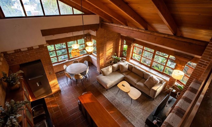 Panajachel House | David's Den Atilán - Elegant 3-Bedroom, 3-Bath Home in a Verdant Garden Setting