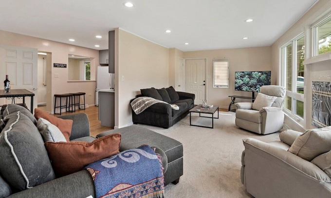 Highland Hills House | David’s Vacation Escapes Suburban Oasis Home Sleeps 10