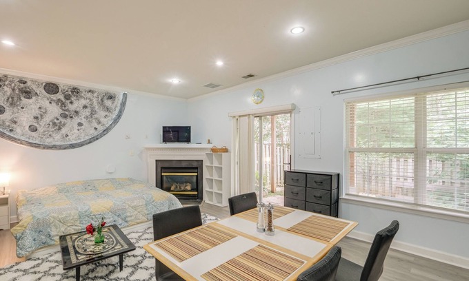 Sugarland Run Apartment | Day Trip to DC - Sterling Studio w/Pool Access