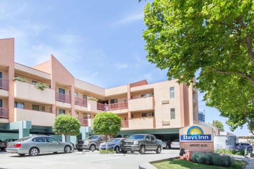 Paradise Valley Hotel | Days Inn by Wyndham San Francisco S/Oyster Point Airport