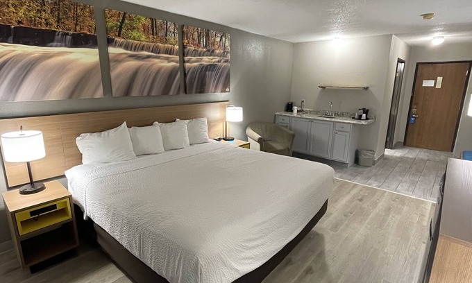 Alpena Hotel | Days Inn by Wyndham Alpena