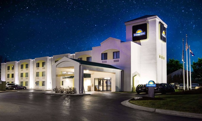 Blue Springs Hotel | Days Inn by Wyndham Blue Springs