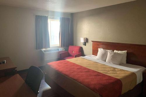 Canon City Cabin | Days Inn by Wyndham Canon City