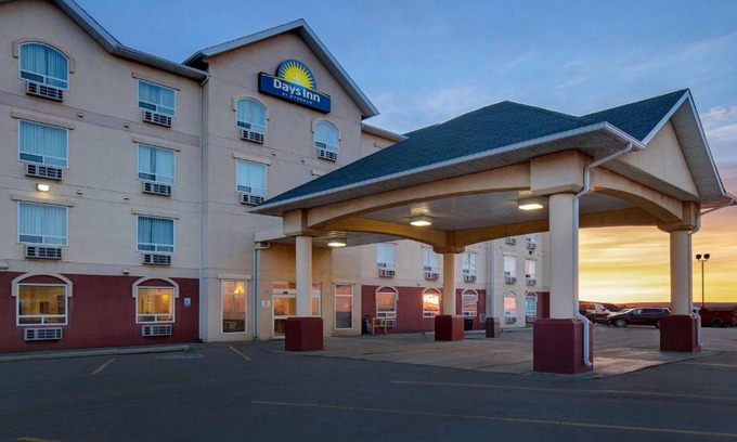Dawson Creek Hotel | Days Inn by Wyndham Dawson Creek