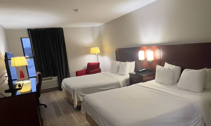 Lake Bluff Hotel | Days Inn by Wyndham Great Lakes Naval Base
