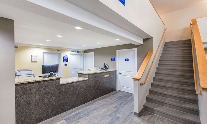 Hays Hotel | Days Inn by Wyndham Hays