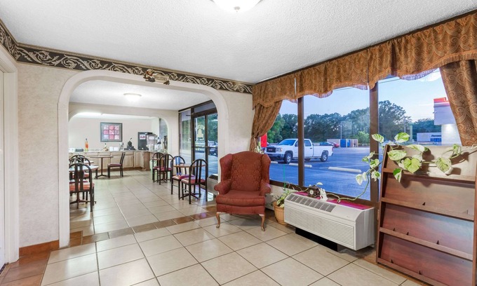 Martin Hotel | Days Inn by Wyndham Martin