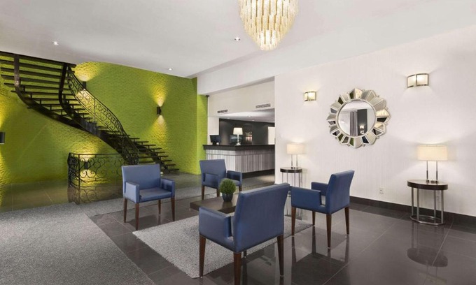 Saint-Laurent Hotel | Days Inn by Wyndham Montreal Airport Conference Centre