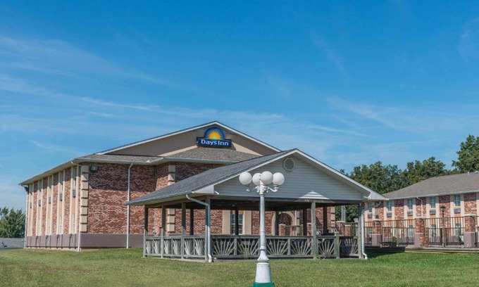 Perryville Hotel | Days Inn by Wyndham Perryville MO