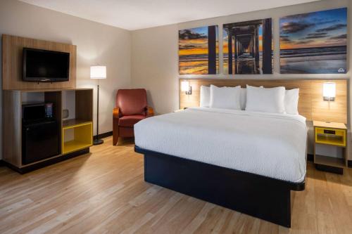 Pleasant Prairie Hotel | Days Inn by Wyndham Pleasant Prairie Kenosha