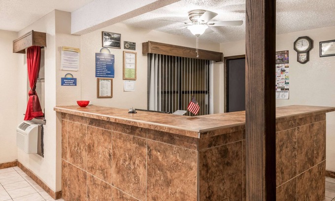 Russell Hotel | Days Inn by Wyndham Russell