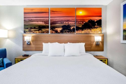 Renner Hotel | Days Inn by Wyndham Sioux Falls Airport
