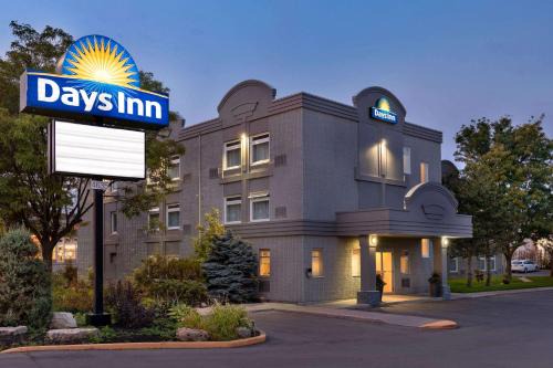 Northeast Mississauga Hotel | Days Inn by Wyndham Toronto West Mississauga