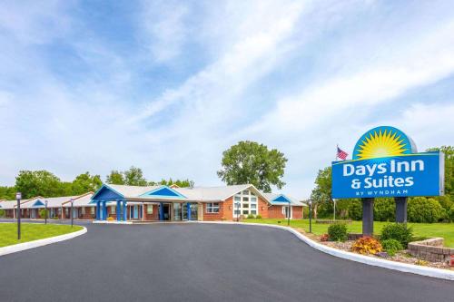 Wauseon Hotel | Days Inn by Wyndham Wauseon