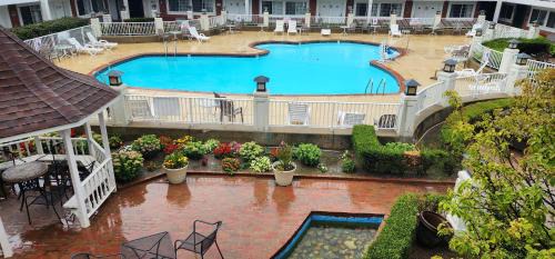 Roseville Hotel | Days Inn & Suites by Wyndham Roseville/Detroit Area