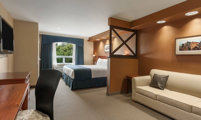 Brandon Hotel | Days Inn & Suites by Wyndham Brandon