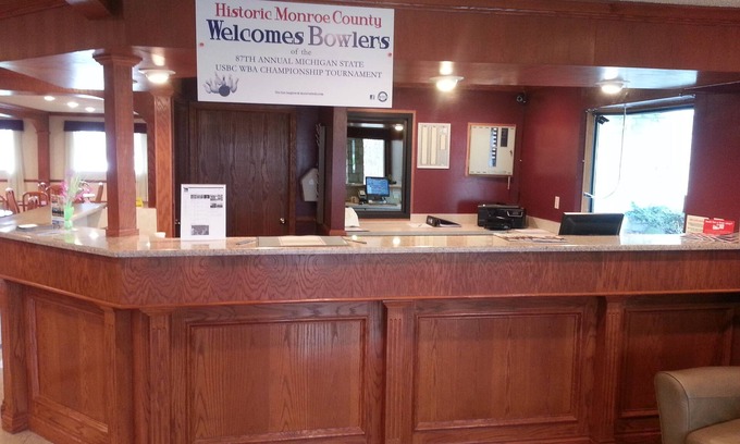 Monroe Hotel | Days Inn & Suites by Wyndham Monroe