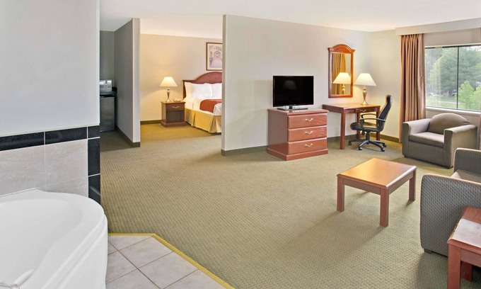 Laurel Hotel | Days Inn & Suites by Wyndham Laurel Near Fort Meade