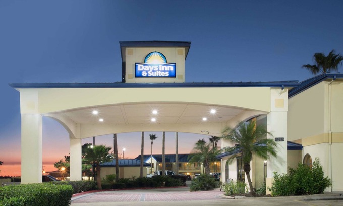 Winnie Hotel | Days Inn & Suites by Wyndham Winnie