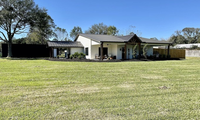 Kenefick Other | Dayton Farmhouse: 4BR, WiFi, 1 Acre, Porch, 8 Beds
