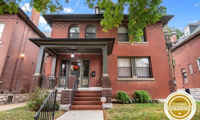 Shaw House | Dazzling 5BR Family Home + Garage /ABODEbucks