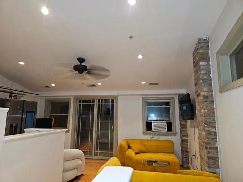 Dupont Circle Bed & Breakfast | Dc Play House Bed and Breakfast