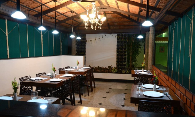 Porur Hotel | De Castle Inn