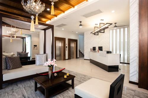 Thapae Hotel | De Chai Colonial Hotel & Spa - SHA Plus
